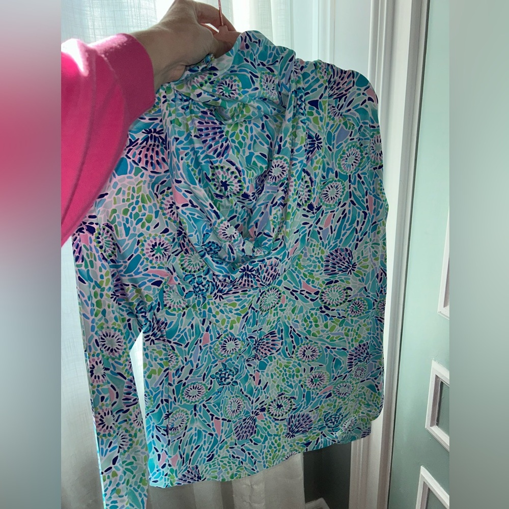Lilly Pulitzer UPF 50+ ChillyLilly Lili Block Popover - Picture 6 of 6